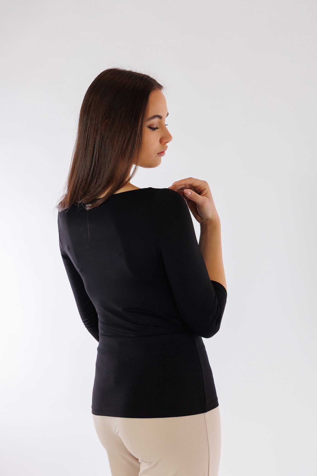 Maglia basic scollo barchetta