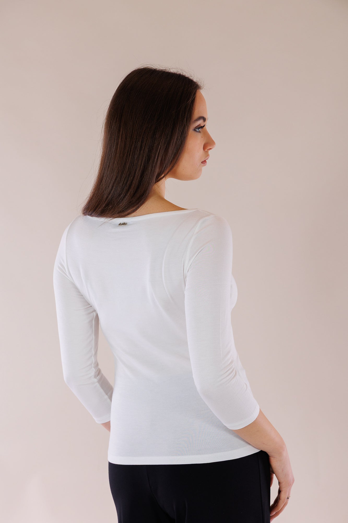 Maglia basic scollo barchetta