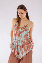 Top floreale raso