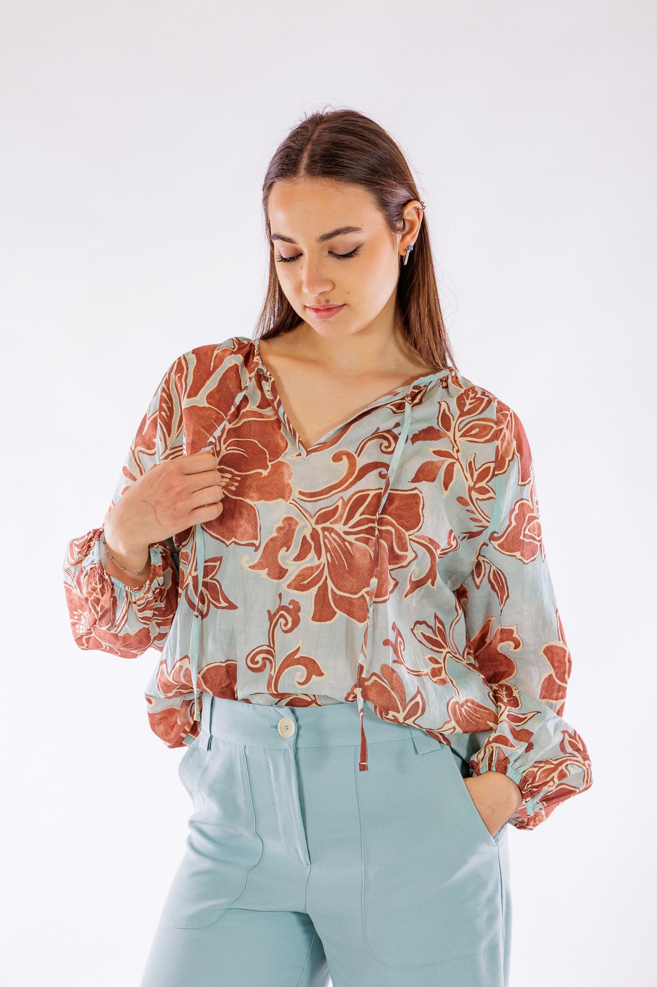 Pantalone largo tasconi