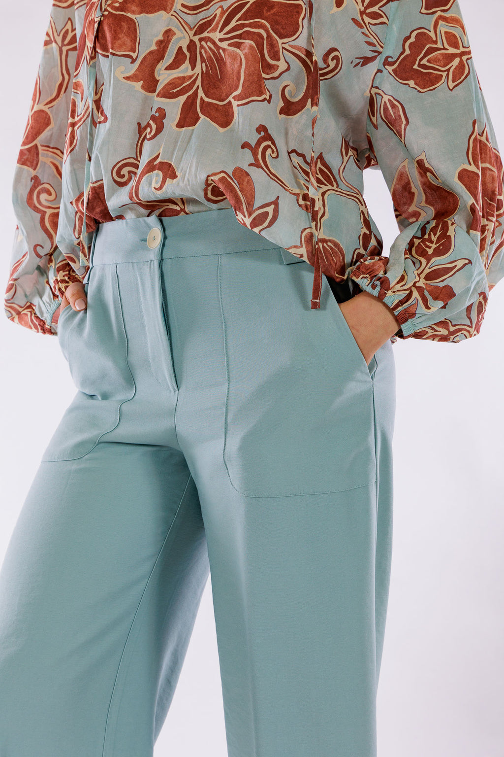 Pantalone largo tasconi