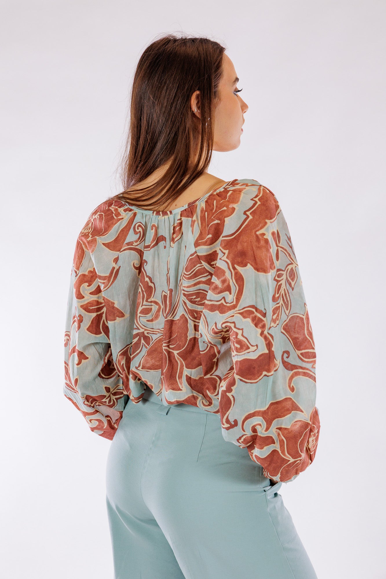 Pantalone largo tasconi