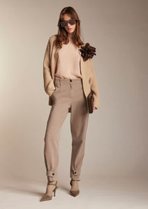 Pantalone gabardine con bottone