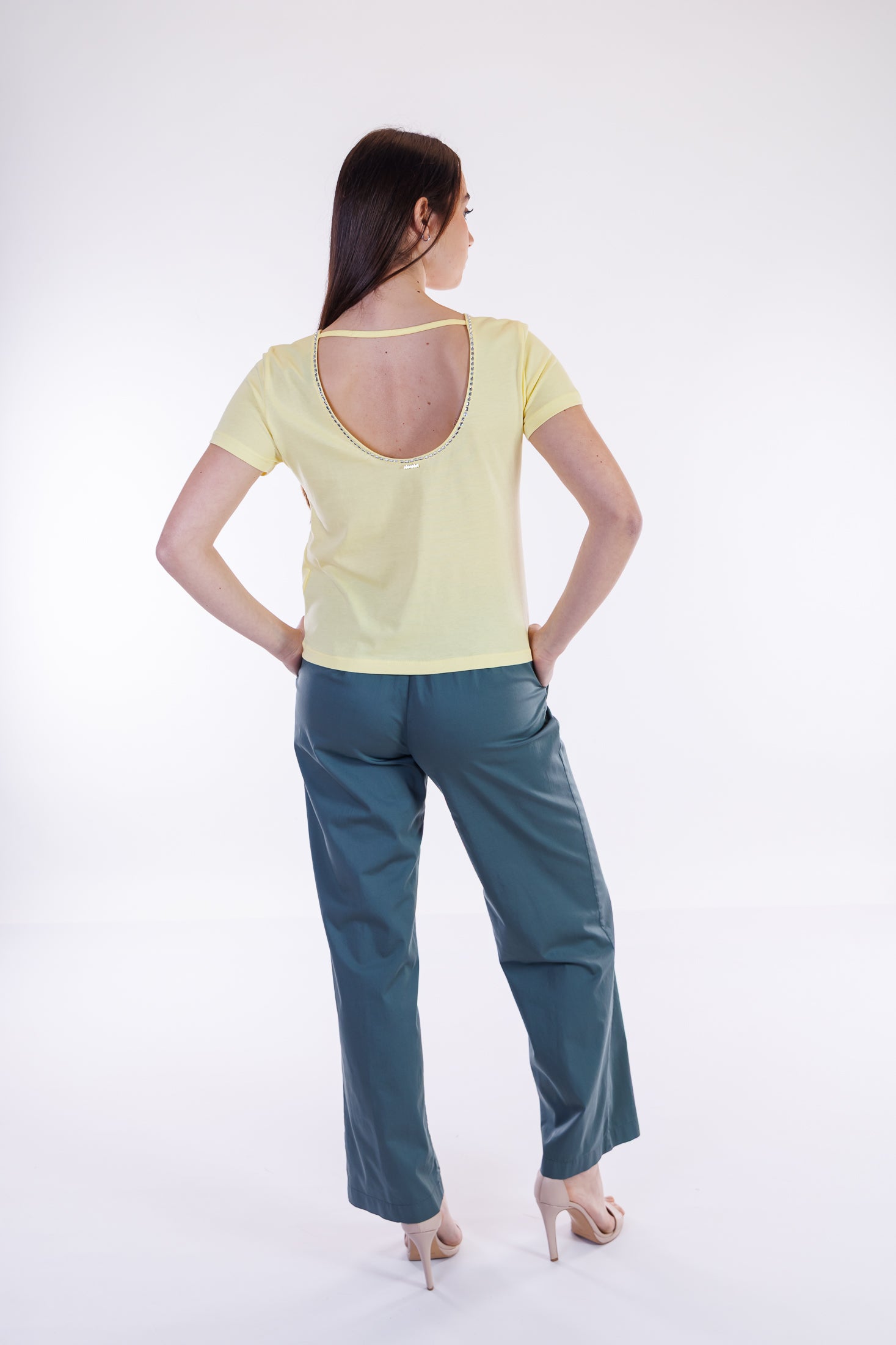 T-shirt scollo schiena