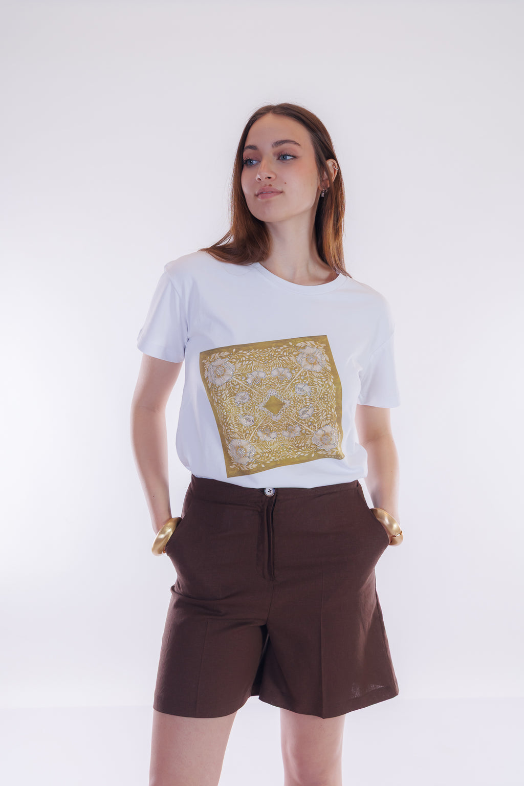 T-shirt stampa foulard e strass